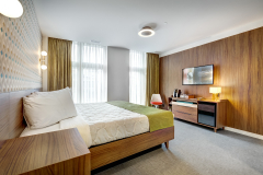 2019-12-17-Hotel-Uville-WEB-size-140